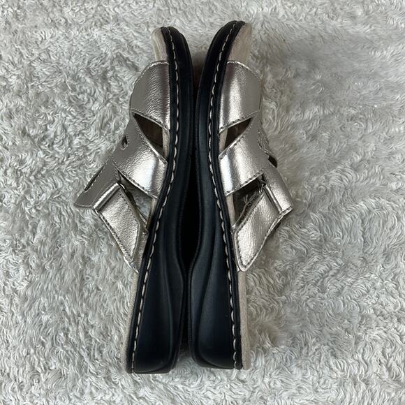 Croft and Barrow Piper Metallic slip on wedge sandals, size 8 med - Picture 6 of 7